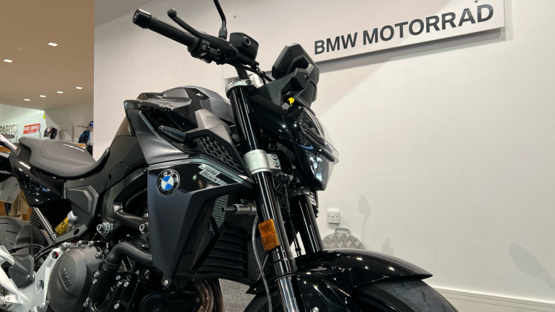 BMW F900 R